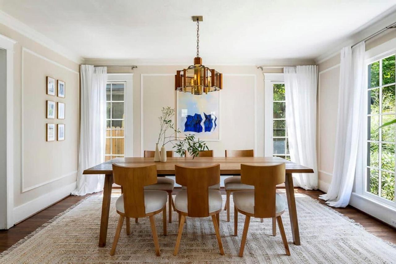 Charming Walk Street - A Venice Hideaway *